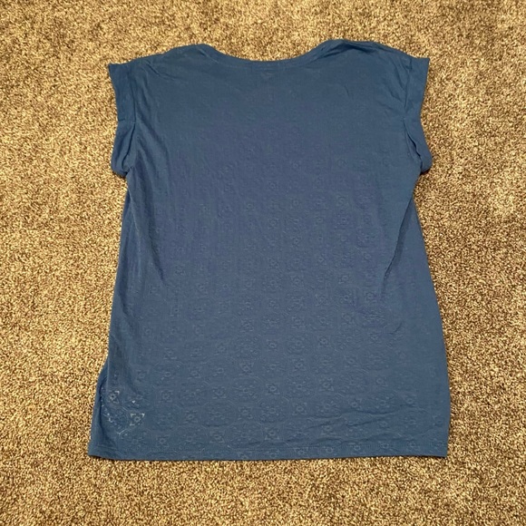 Blue Flower Pattern Short Sleeve - Picture 3 of 3